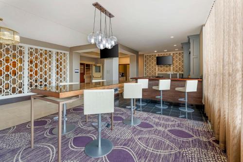 brooklyn center hotel