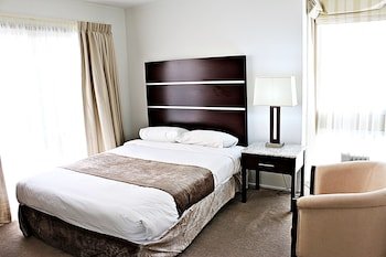 airport gateway hotel