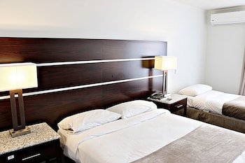 airport gateway hotel