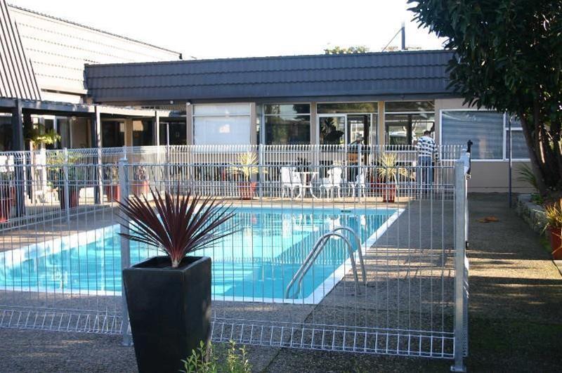 airport gateway hotel