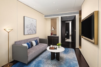 hualuxe shanghai changfeng park an ihg hotel