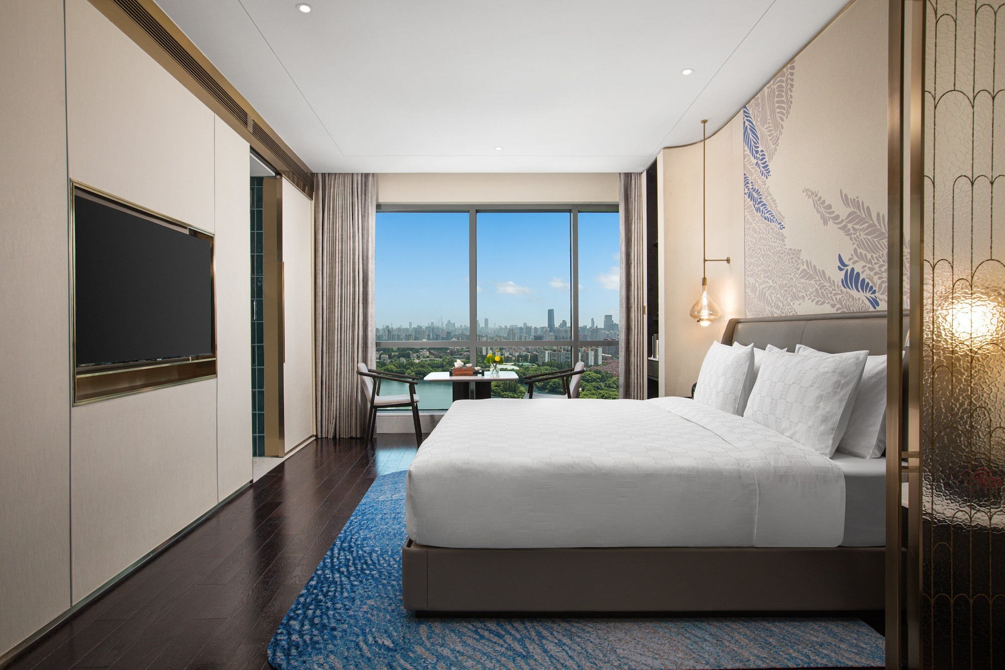 hualuxe shanghai changfeng park an ihg hotel