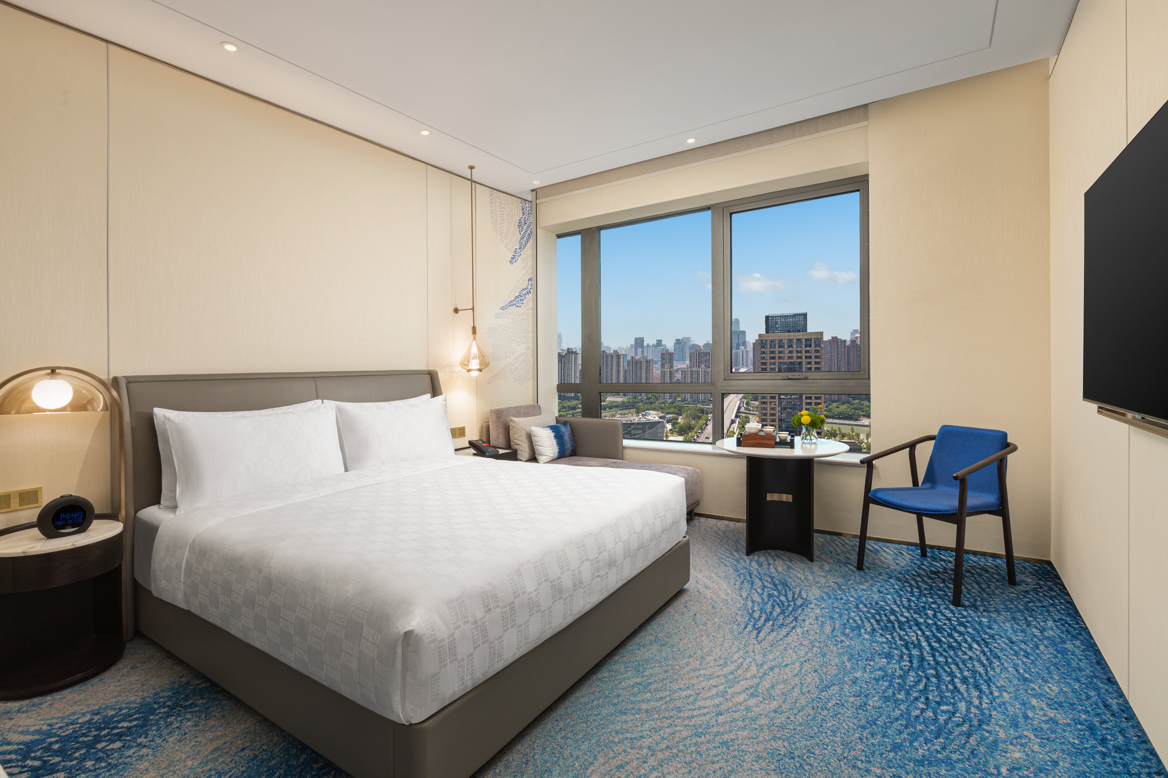 hualuxe shanghai changfeng park an ihg hotel