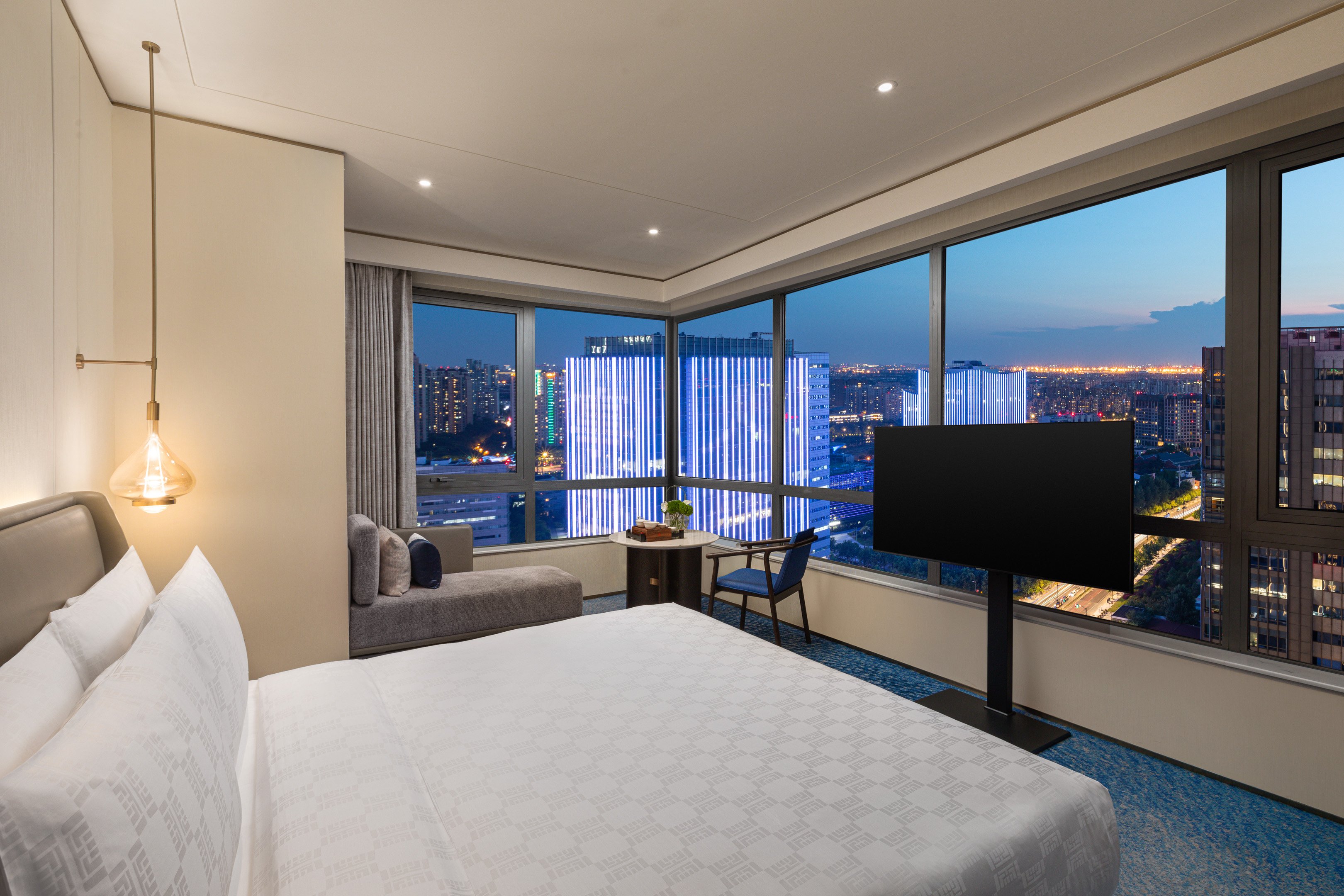 hualuxe shanghai changfeng park an ihg hotel