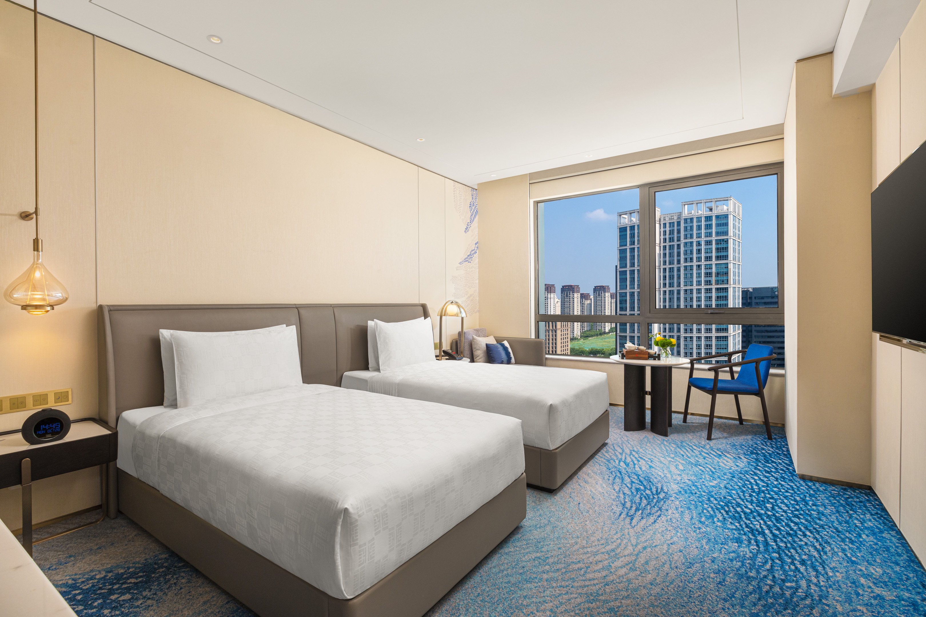 hualuxe shanghai changfeng park an ihg hotel