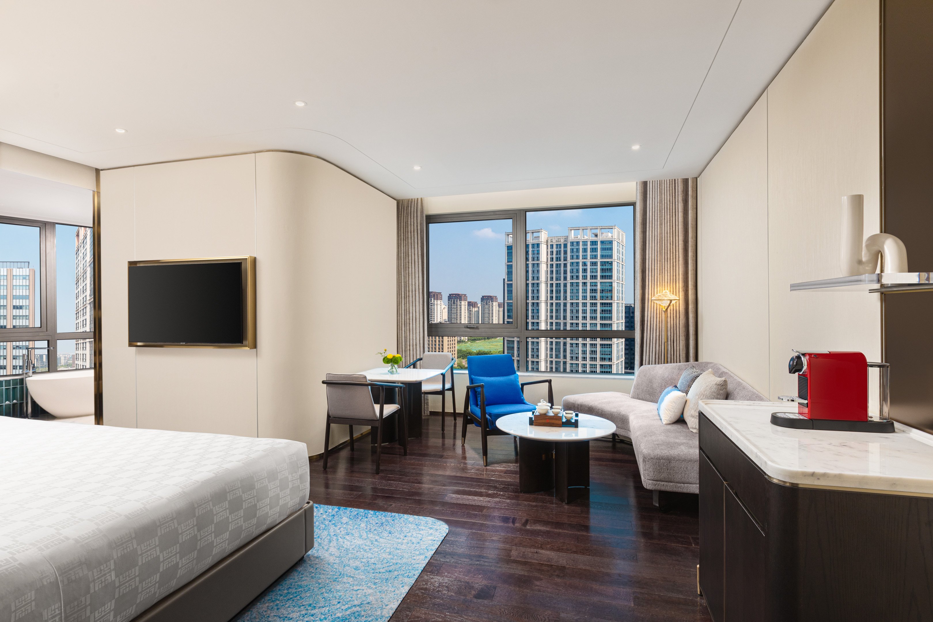 hualuxe shanghai changfeng park an ihg hotel