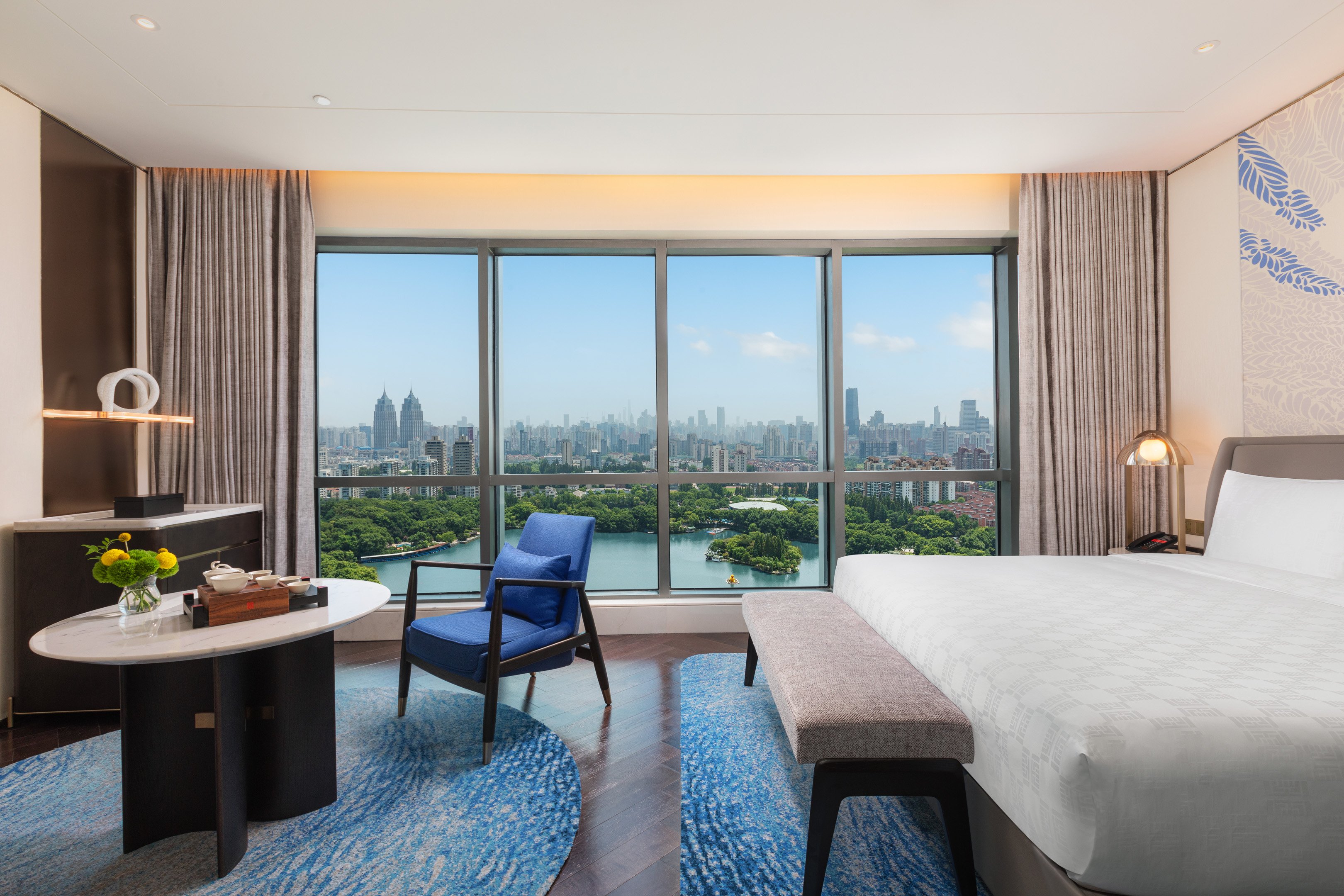 hualuxe shanghai changfeng park an ihg hotel