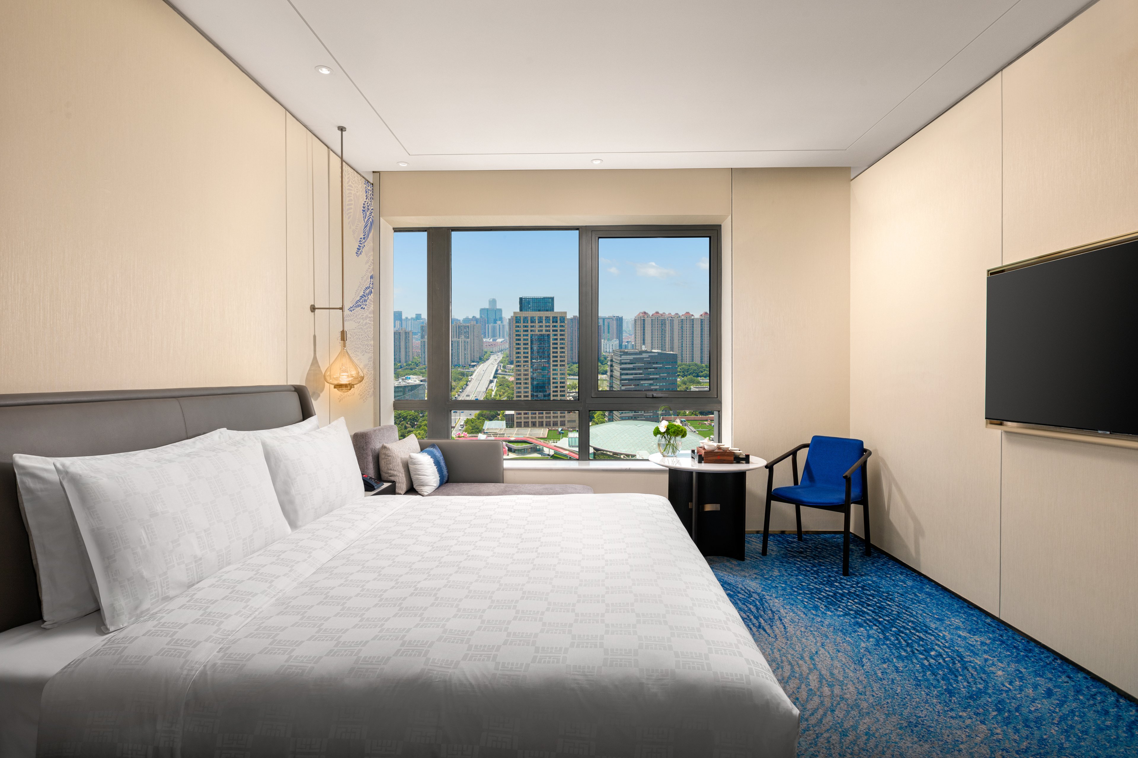 hualuxe shanghai changfeng park an ihg hotel