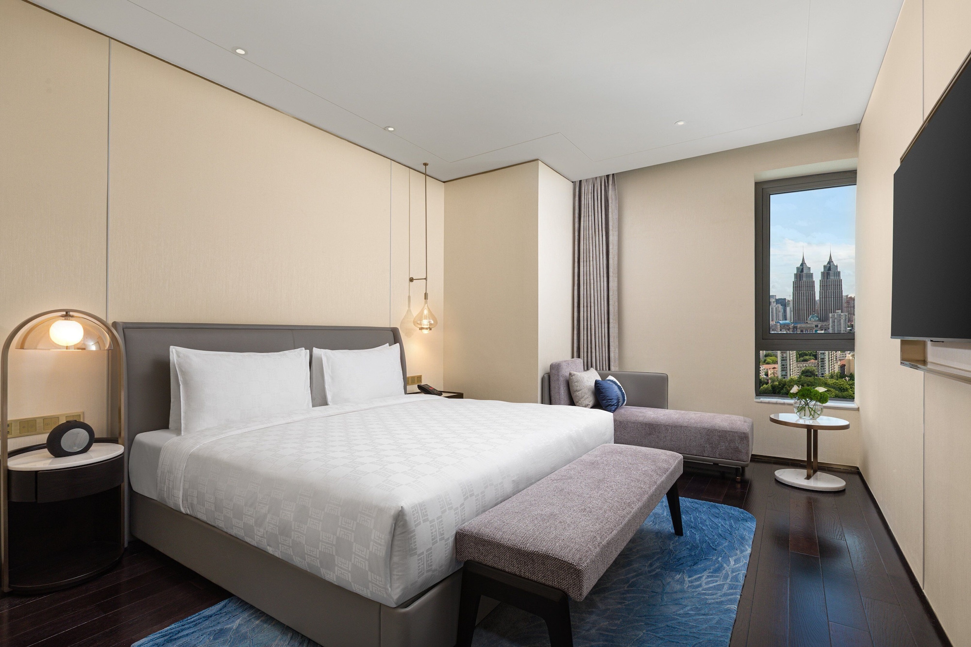 hualuxe shanghai changfeng park an ihg hotel