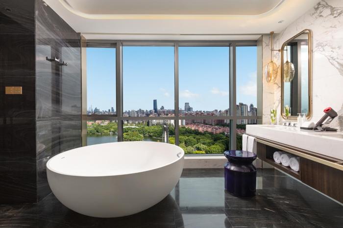 hualuxe shanghai changfeng park an ihg hotel