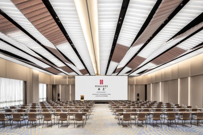 hualuxe shanghai changfeng park an ihg hotel