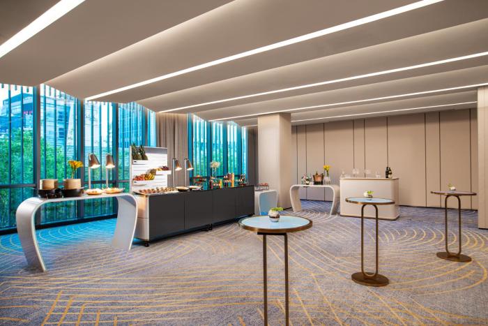hualuxe shanghai changfeng park an ihg hotel