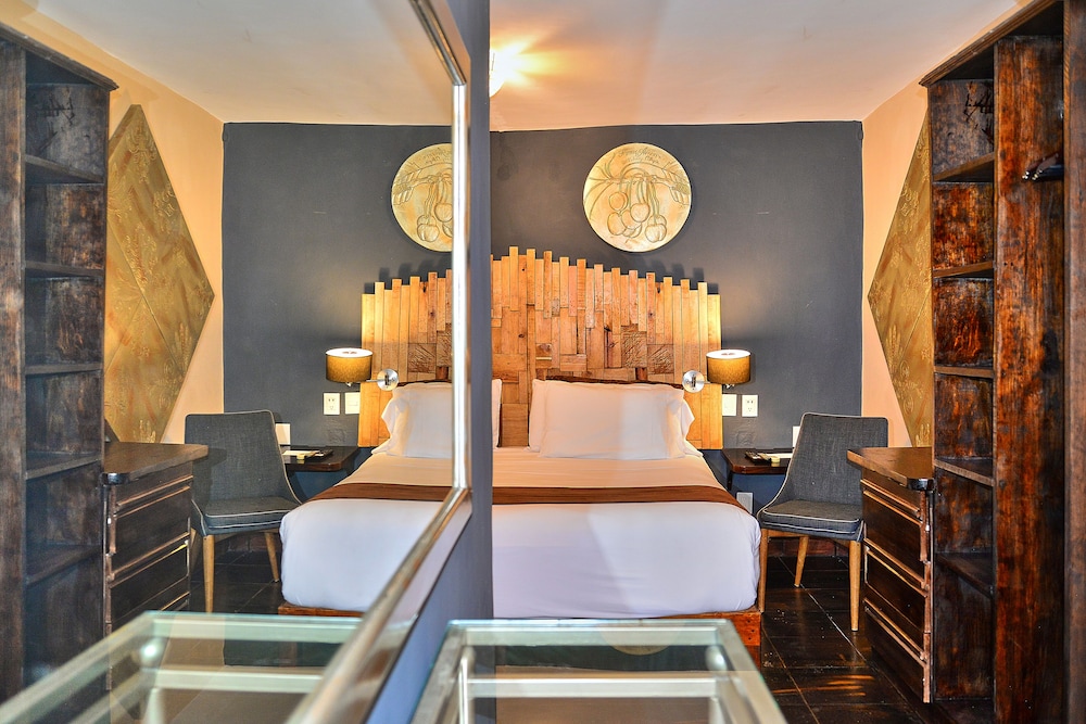 hotel mesones 49