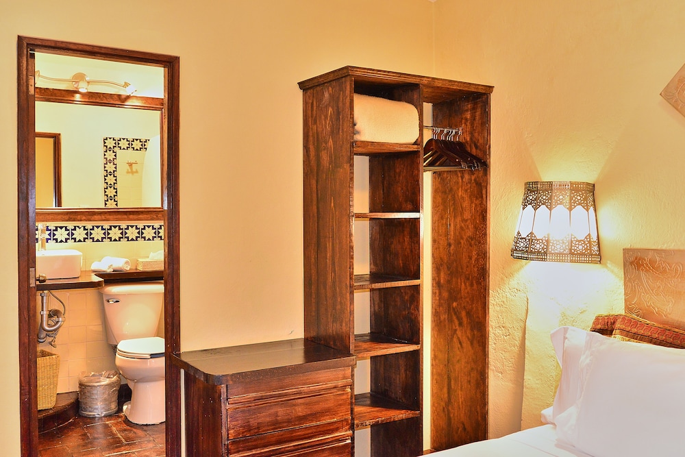 hotel mesones 49