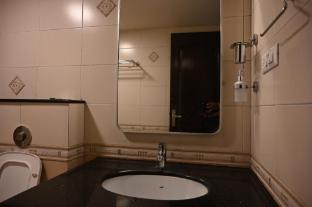 hotel virat siridarshni