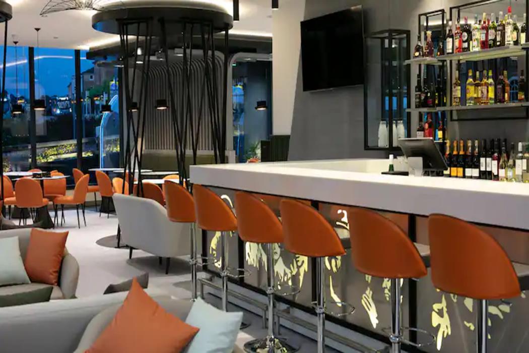 spark by hilton luton
