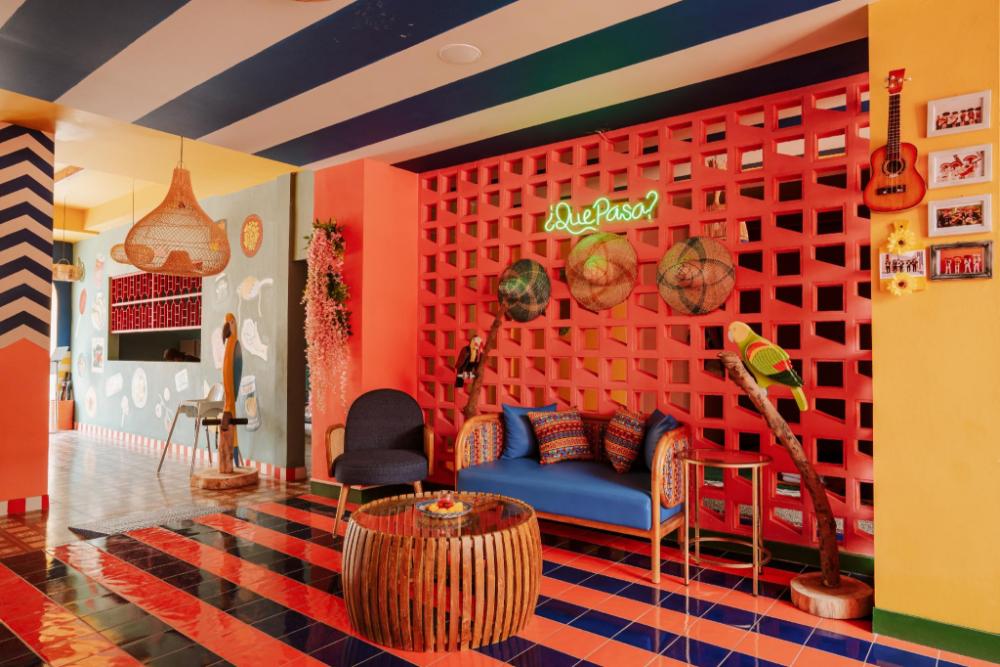 por aqui stay and dine