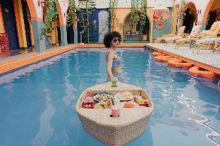 por aqui stay and dine