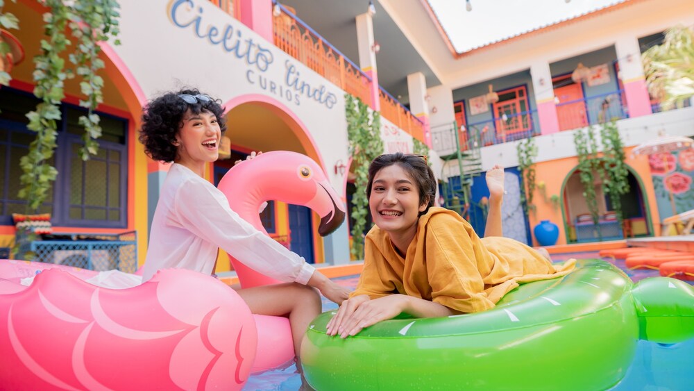 por aqui stay and dine