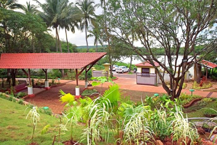 mercure goa devaaya resort