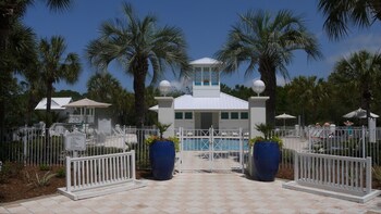 30A Beach House - Sunny Daze By Panhandle Getaways,,3.5 star