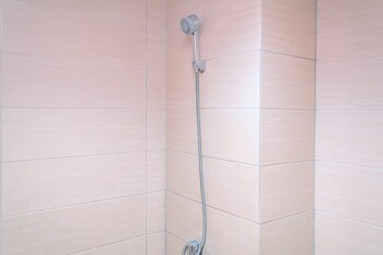 homey and cozy studio apartment at margonda residence 5