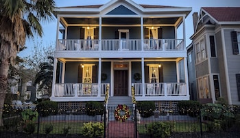 The 1890 Freeman House,,2 star