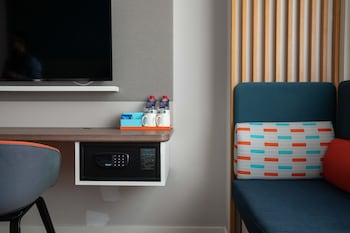 Holiday Inn Express Hengshui Railway Station, An Ihg Hotel,,3 star