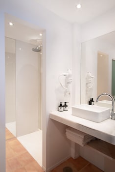 porta nova suites altea adults only