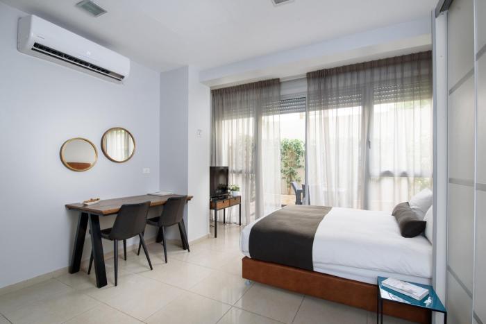 sea land suites
