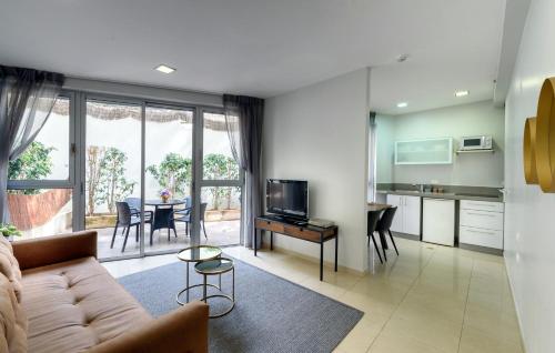 sea land suites