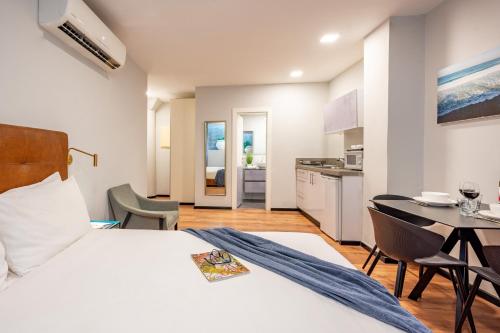 sea land suites