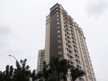 tidy and homey studio apartment at mustika golf residence