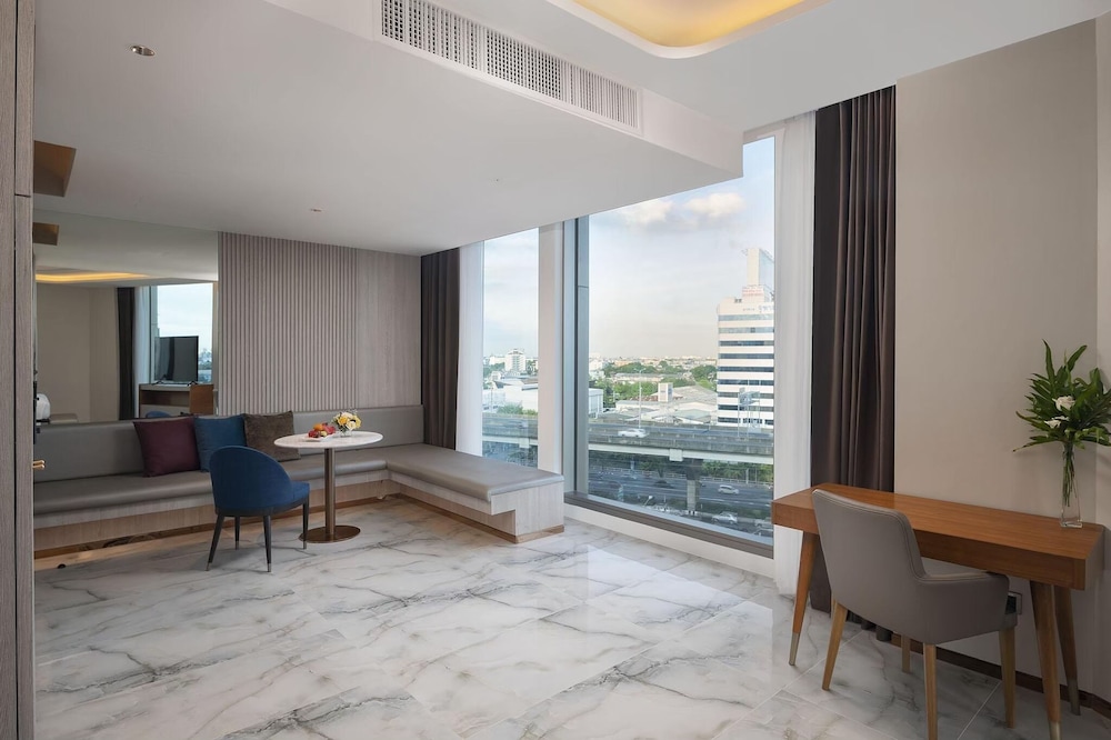 asawin grand convention hotel