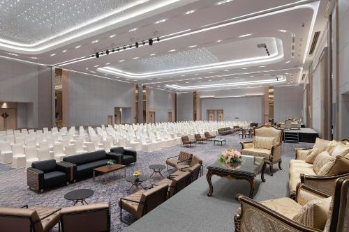 asawin grand convention hotel