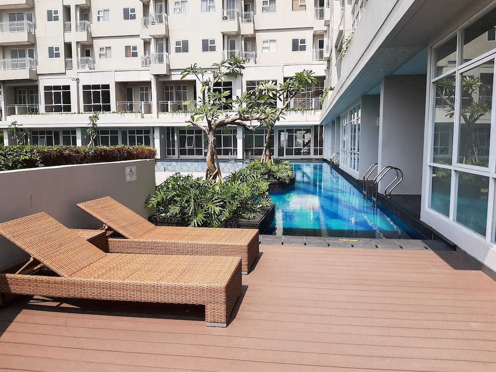 nice and cozy studio at bintaro icon apartment