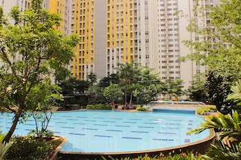 warm and homey 2br at springlake summarecon bekasi apartment