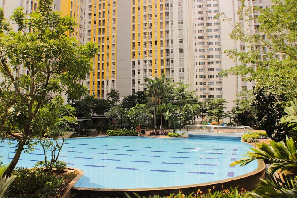warm and homey 2br at springlake summarecon bekasi apartment