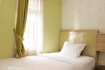 warm and homey 2br at springlake summarecon bekasi apartment