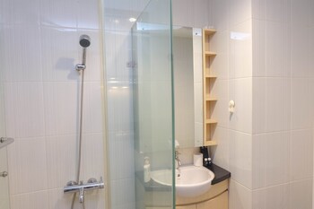 nice and comfy studio tamansari semanggi apartment