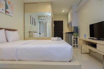 nice and comfy studio tamansari semanggi apartment