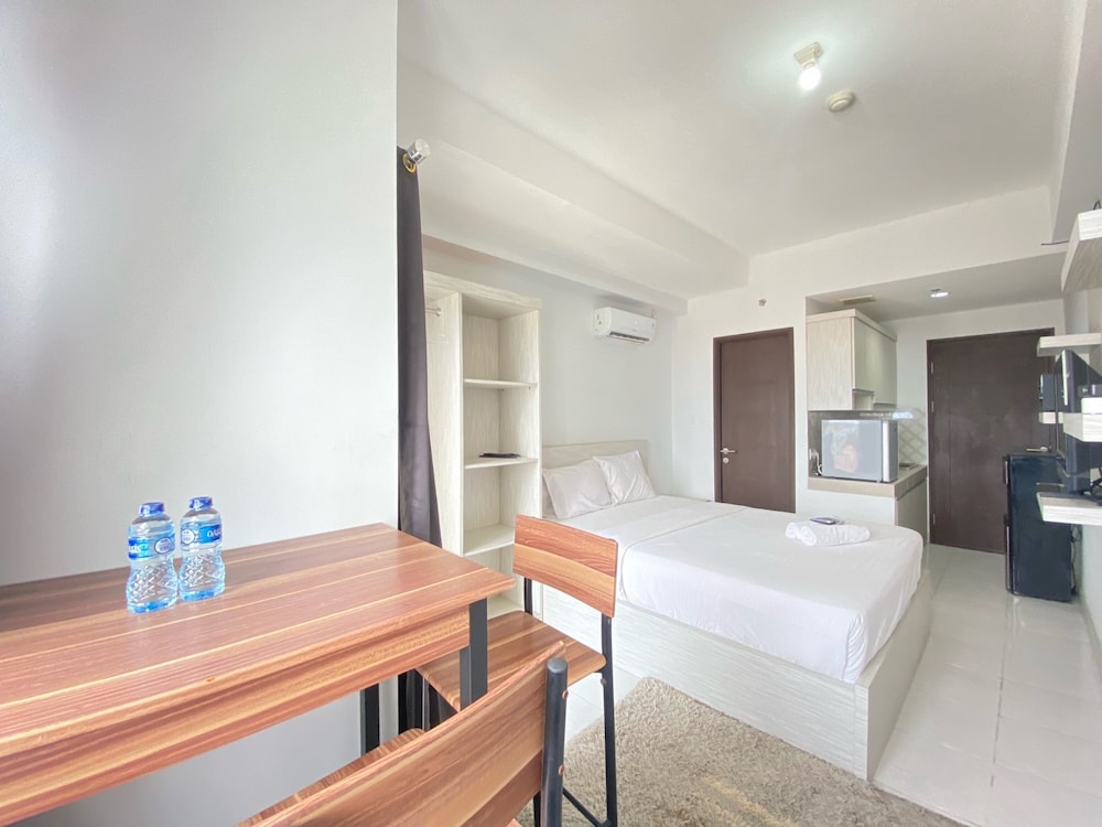 spacious studio room at mekarwangi square cibaduyut apartment
