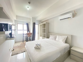 spacious studio room at mekarwangi square cibaduyut apartment