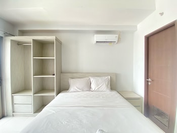 spacious studio room at mekarwangi square cibaduyut apartment