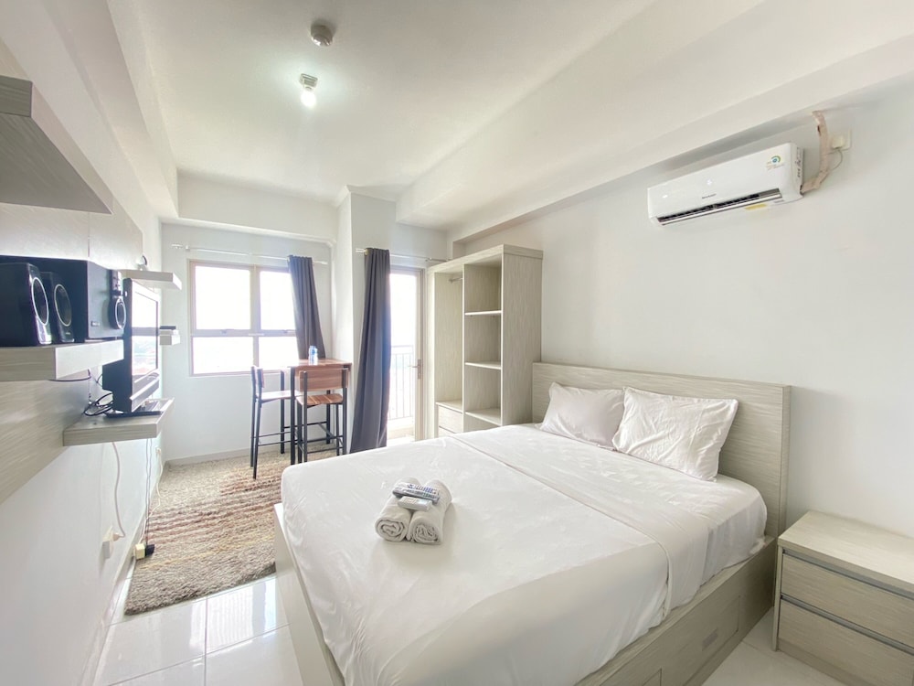 spacious studio room at mekarwangi square cibaduyut apartment