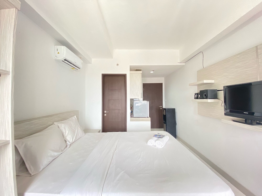 spacious studio room at mekarwangi square cibaduyut apartment