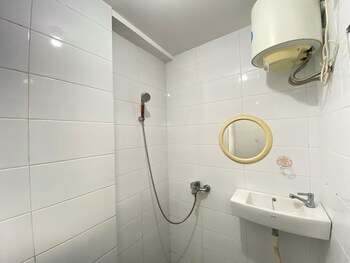 spacious studio room at gateway ahmad yani cicadas apartment