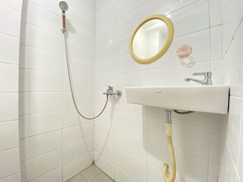 spacious studio room at gateway ahmad yani cicadas apartment