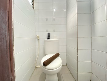 spacious studio room at gateway ahmad yani cicadas apartment