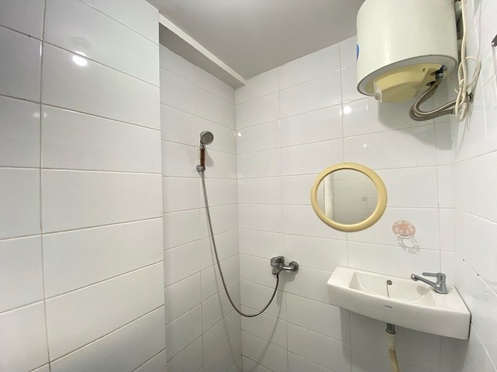 spacious studio room at gateway ahmad yani cicadas apartment